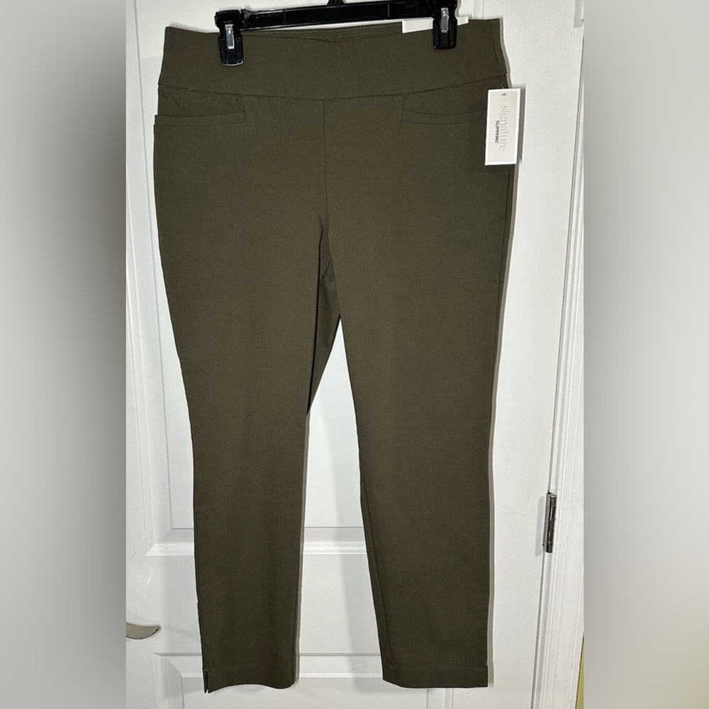 NWT CJ Banks signature slimming pant Size 10 ankle mid rise green Pull On